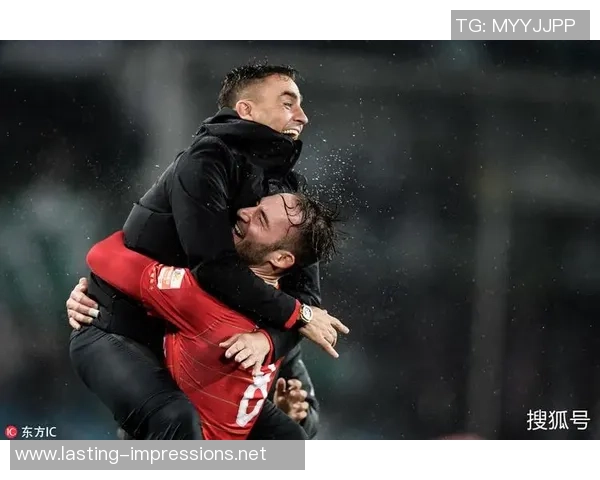 足球明星经典空翻瞬间回顾让我们重温那些令人震撼的精彩时刻